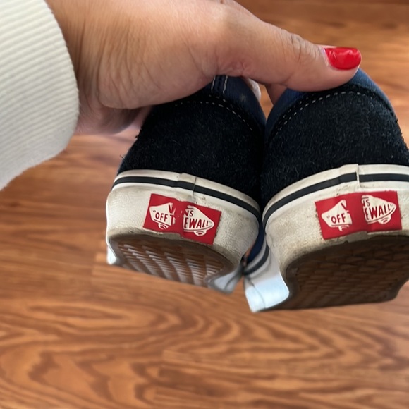 Vans size 2.5 kids - Picture 2 of 3